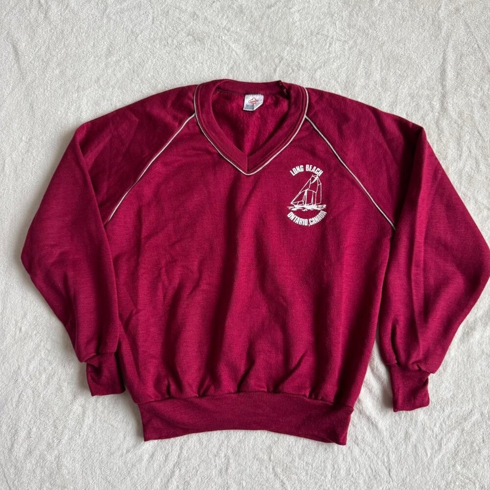 Vintage Canadiana Red Long Beach Graphic Print Sweatshirt - Small